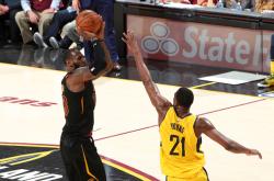 里程碑夜！休斯敦火箭绝杀压哨，国王杯关键时刻刷纪录，震撼外界，更衣室氛围转暖 -开云网址