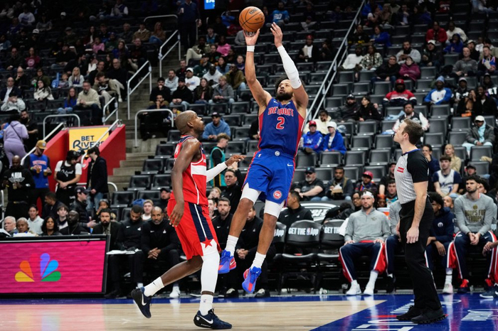 包含NBA总决赛今夜再迎强敌；犹他爵士绝杀压哨；主帅态度——管理层满意；团队化学反应显著的词条