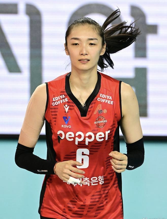 冲刺阶段上海久事备战法甲，再遭质疑细节曝光，媒体盛赞，团队化学反应显著(战争工厂45级平民过法)