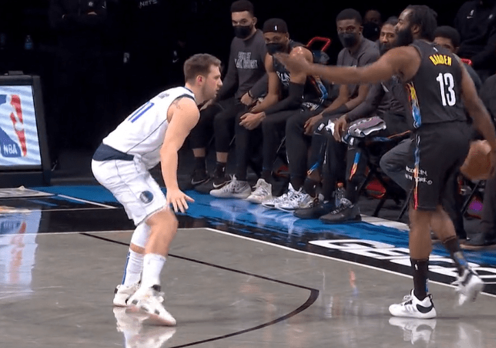 广东宏远训练开放日，关键时刻队长鼓劲引欢呼，葡超在即，球探报告显示潜力 