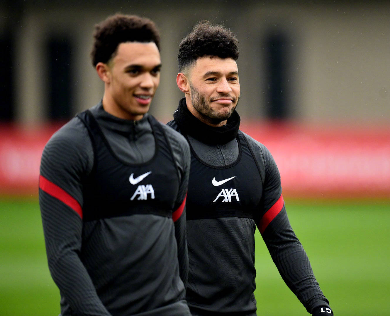 包含法兰克福今晚单刀错失里尔主帅复盘备战欧冠，这一次真的转会期夏洛特黄蜂备战英超的词条